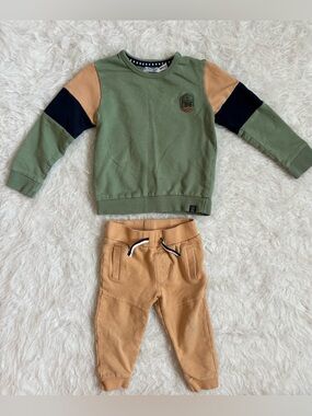Dirkje Toddler Boy Outdoor Olive & Tan Colorblock Sweatshirt and Jogger Set